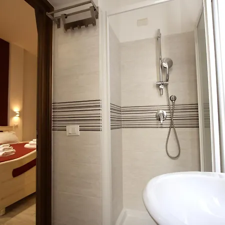 Ottaviano 2br House Appartement Rome